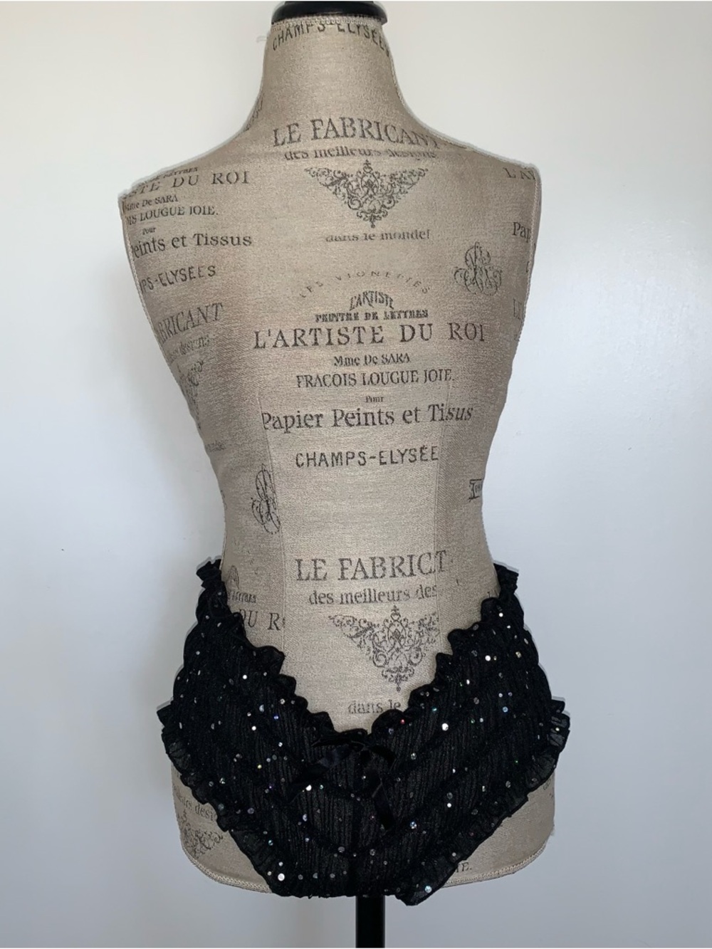 ❌SOLD❌Frederick’s of Hollywood Ruffled Mesh Panty